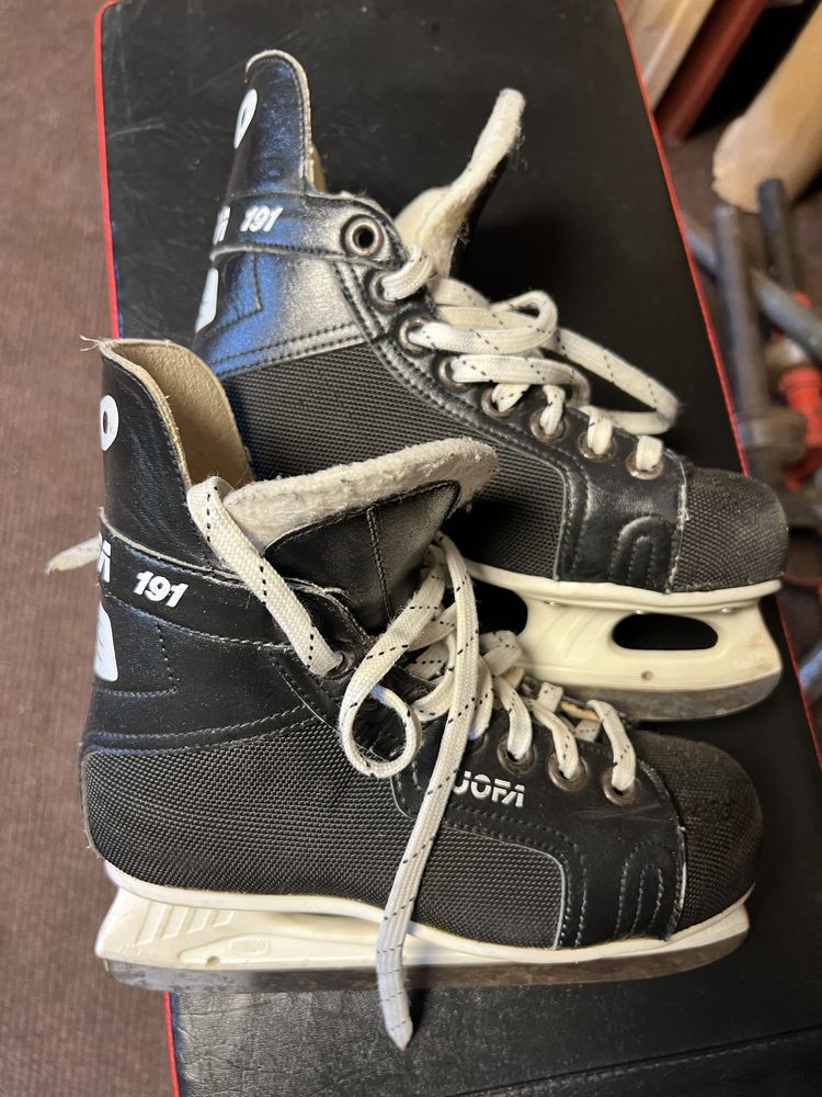 Łyżwy hokejowe dziecięce JOFA 32/33 naostrzone