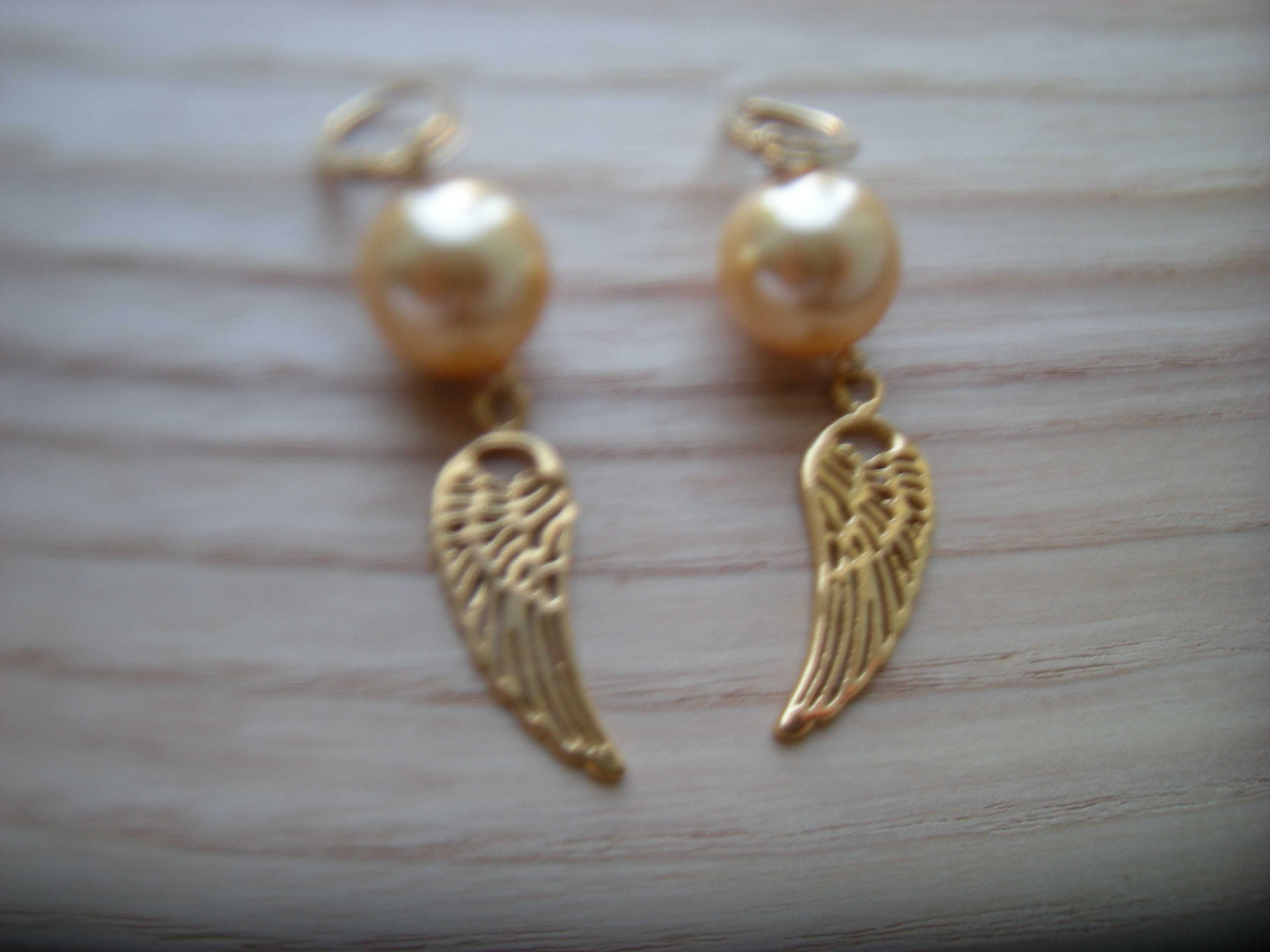 kolczyki 5,7cm perła złota i ażurowe skrzydła kolor złoty