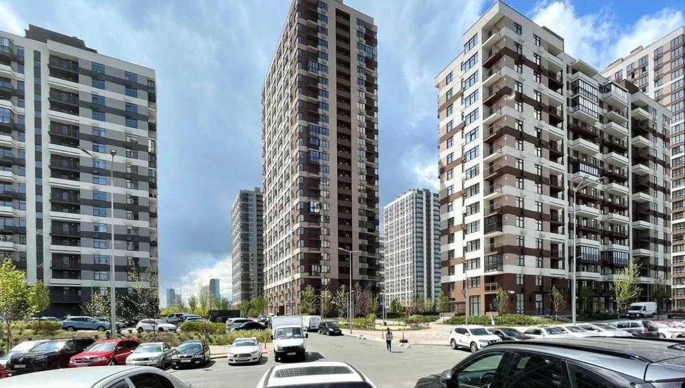Продаж 2к квартири вул, Олександра Олеся ЖК Варшавський