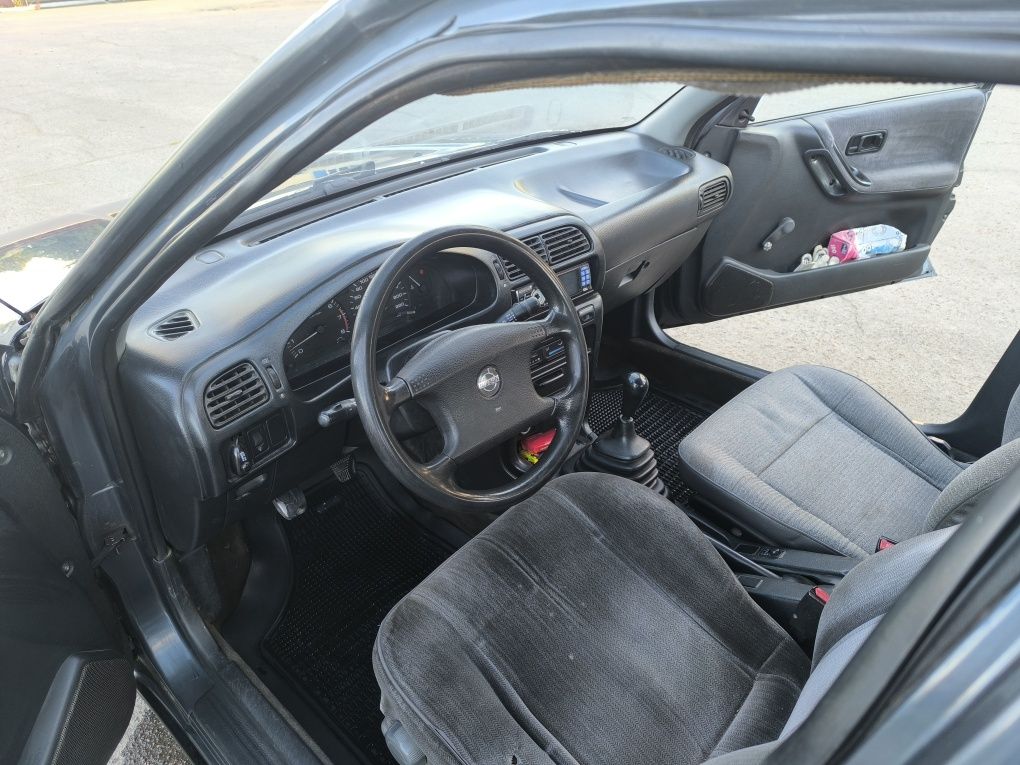 Nisan sunny N14 1.6l