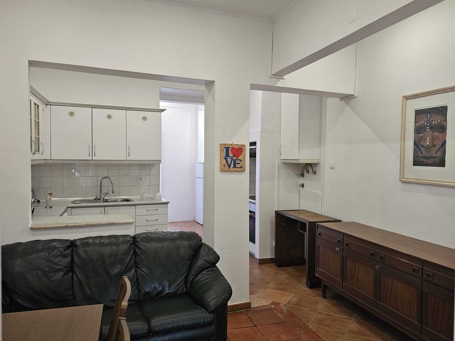 T1+1 Areeiro Mobilado