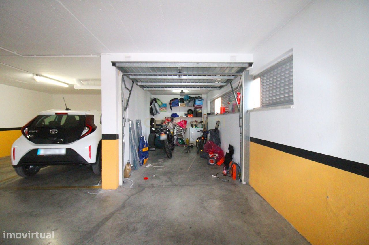 T3 com terraço e box na Quinta de Santa Rita