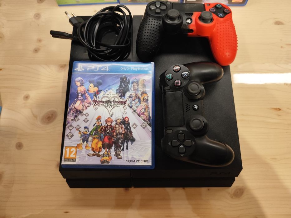 Ps4 konsola 500GB dwa pady cztery gry