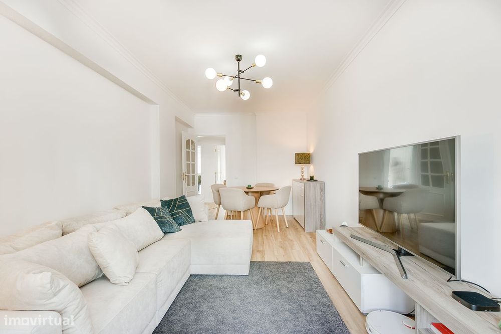 Apartamento T2 | Remodelado | Varanda | Arrecadação | Agualva- Cacém