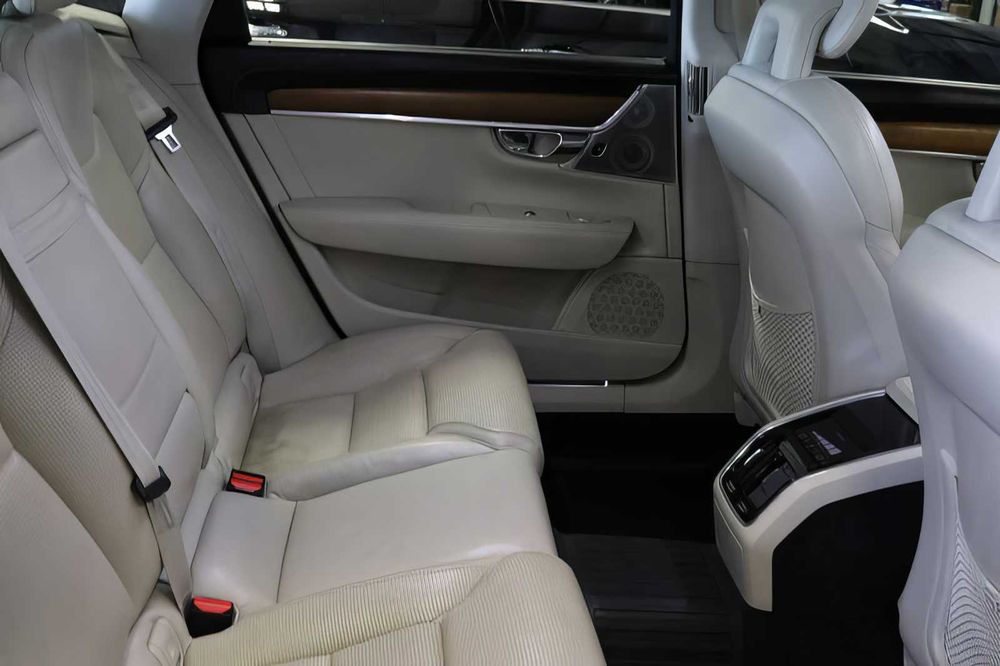 Volvo S90      2018