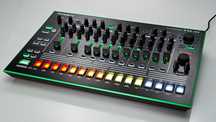 Roland TR-8 Drum Machine  C/ DeckSaver