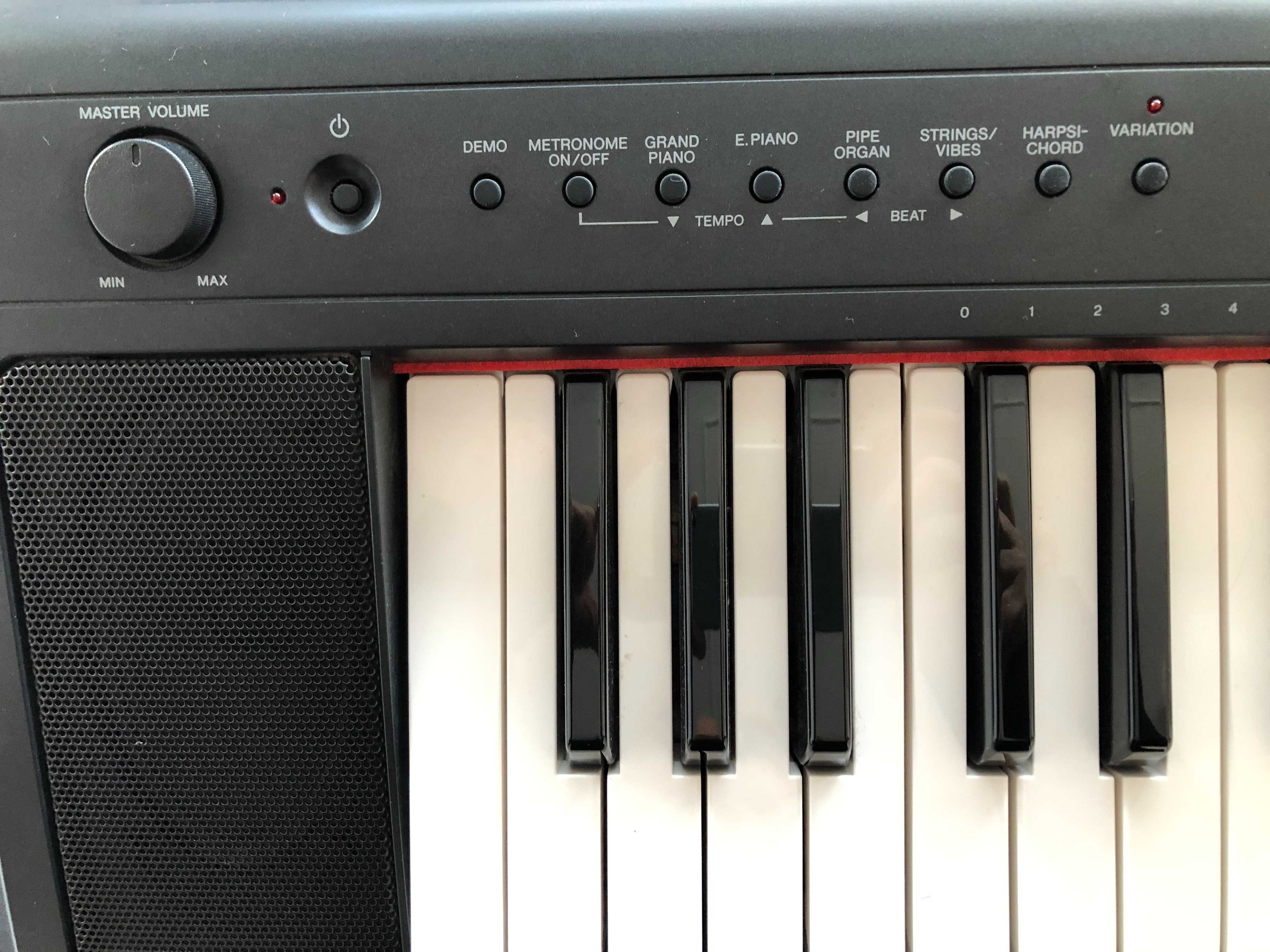 teclado yamaha piaggero NP-31,  com pedal , suporte e banco