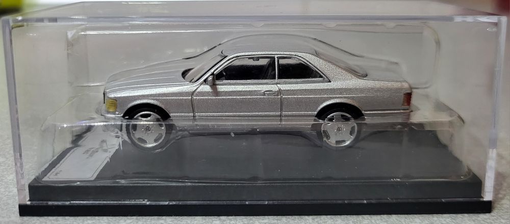 Miniatura 1:64 Mercedes Benz 500 SEC, nowa