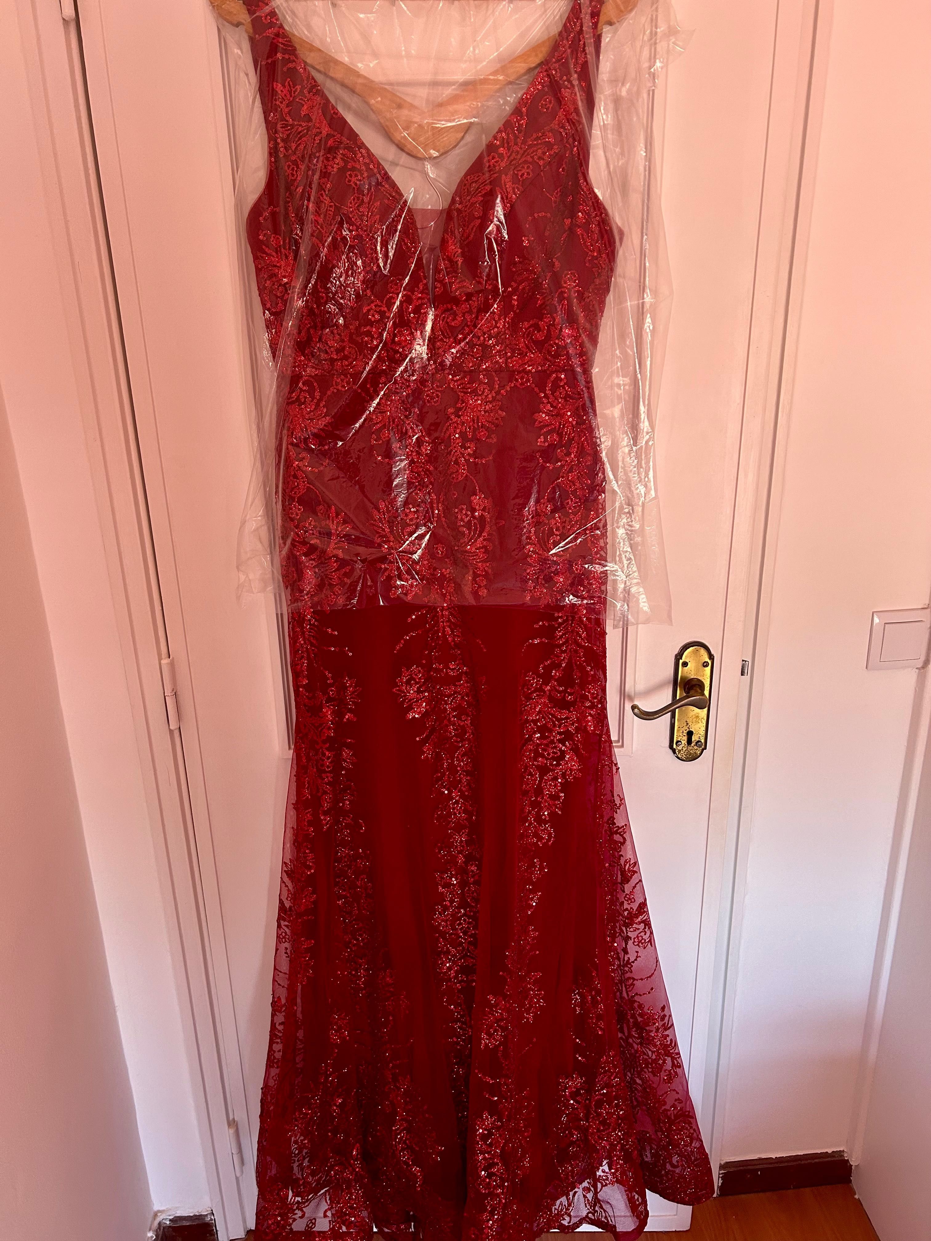 Vestido vermelho brilhante
