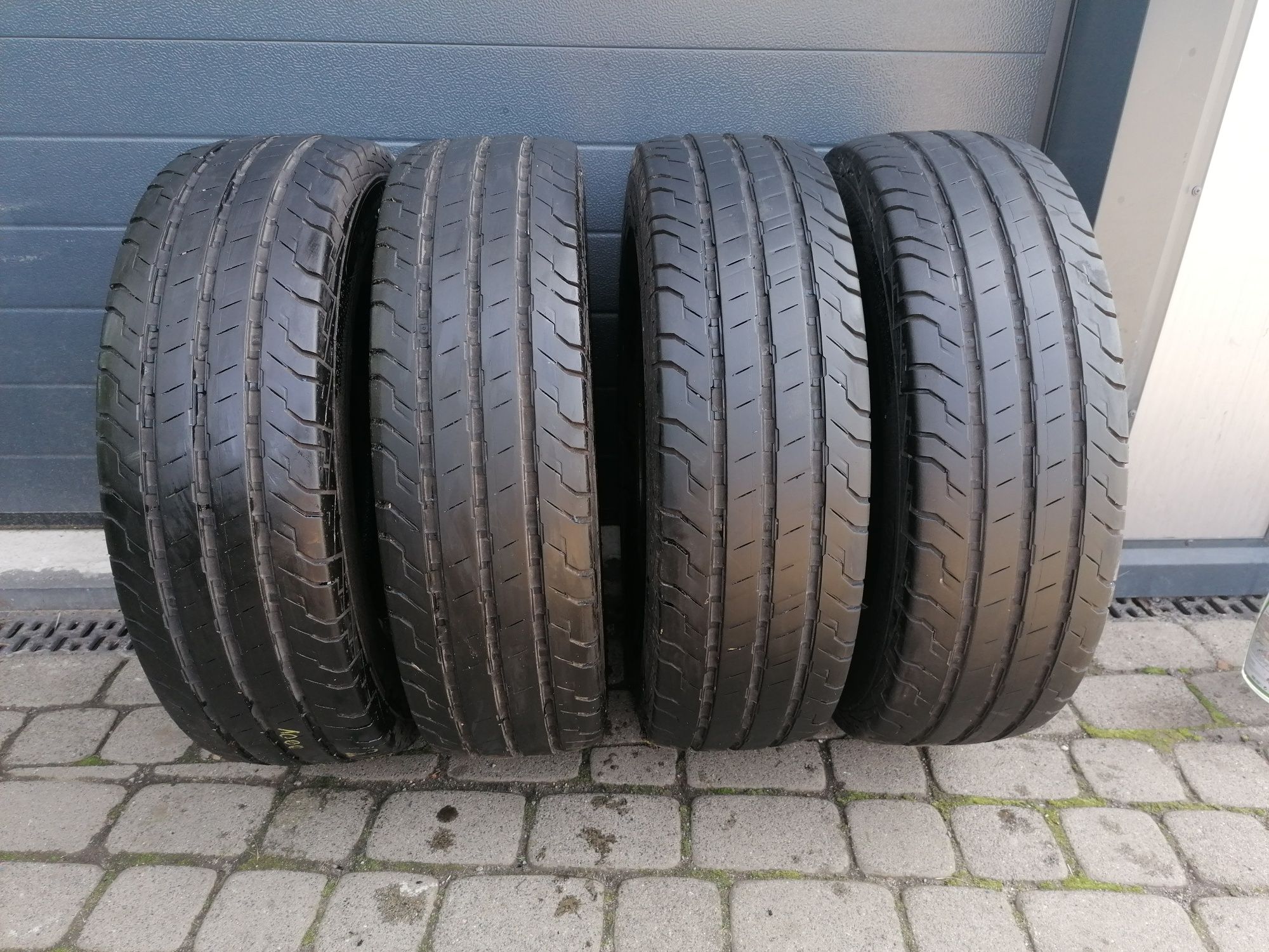 4x215/75 R16C Continental letni