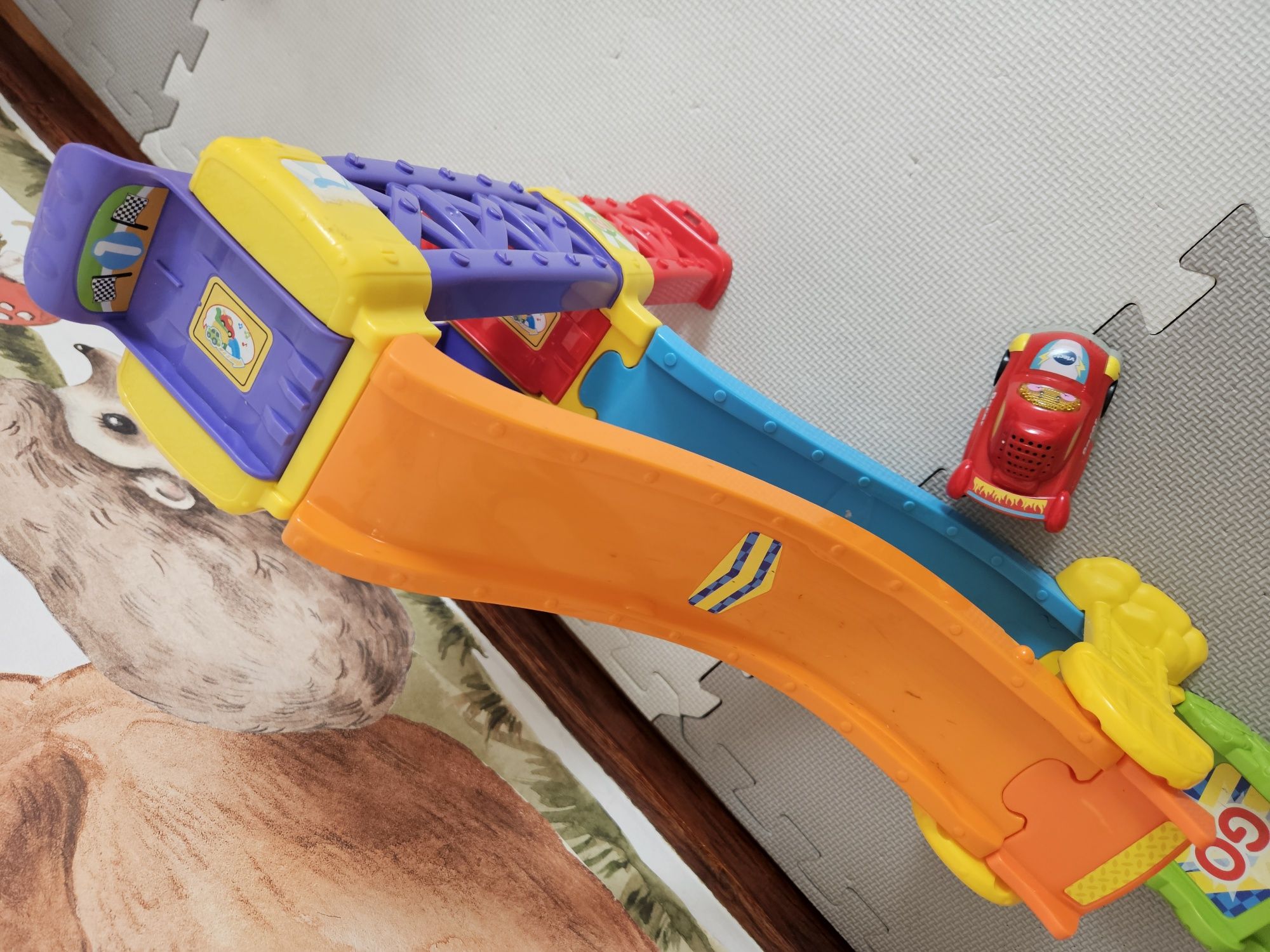 Wyskocznia  vtech tut tut autkakompletna