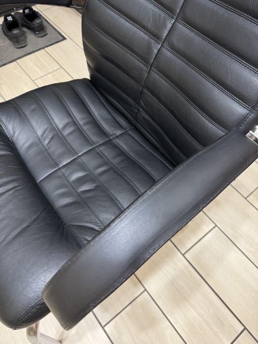 Стул кожаный для офиса/дома