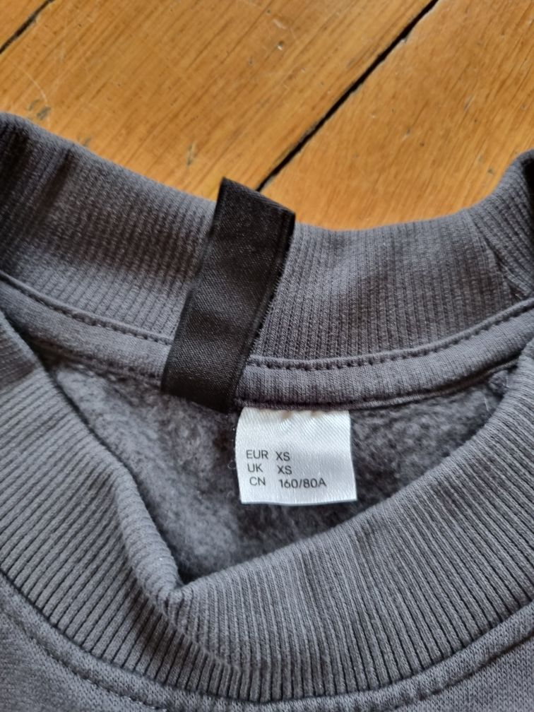 H&M bluza szara grafit liliowy napis rozmiar XS