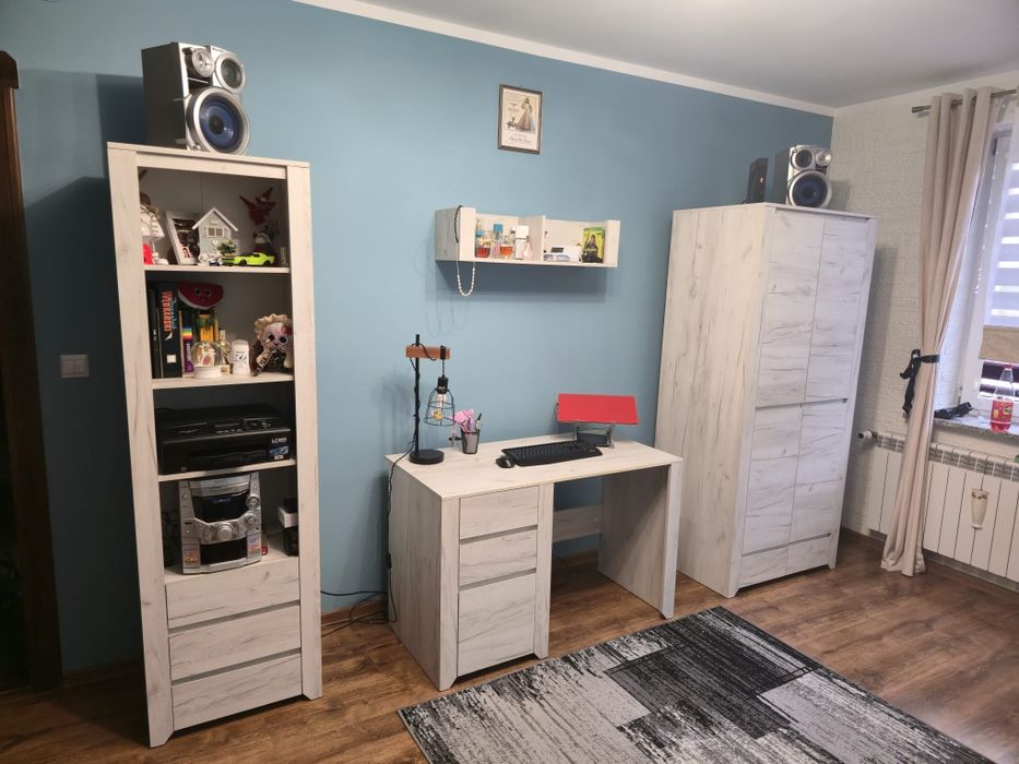 Meble młodzieżowe.