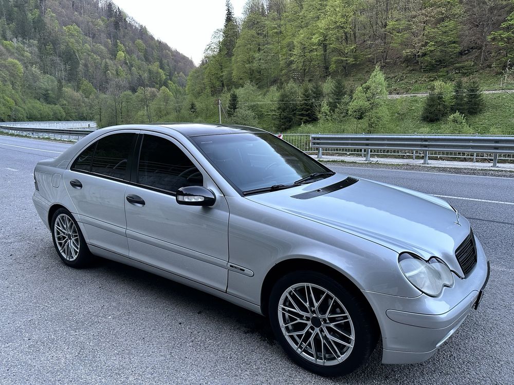 Mercedes-Benz C180