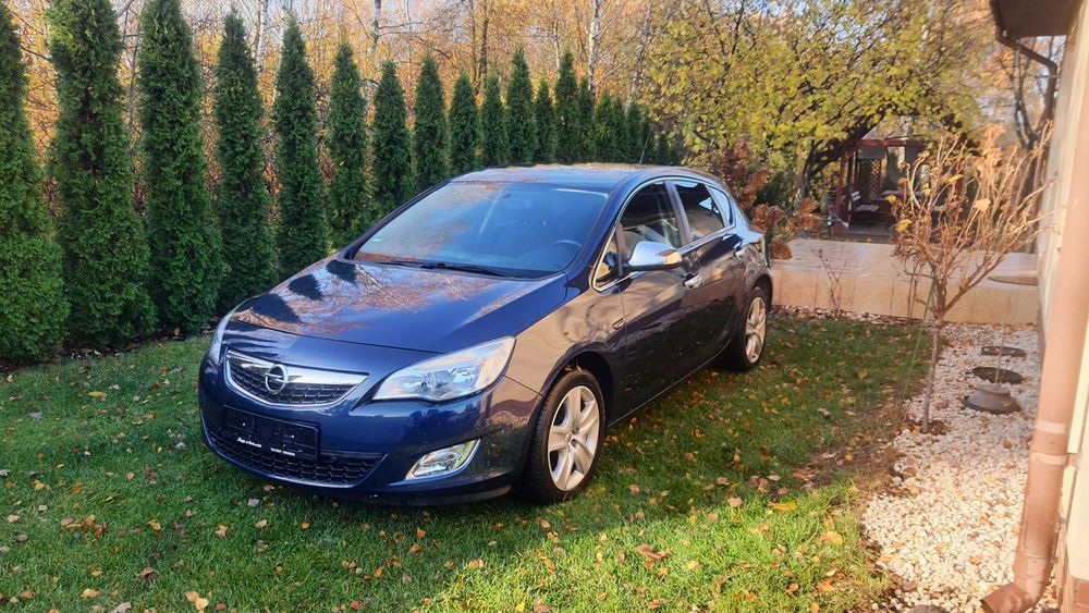 Prosto z lawety Opel Astra J 2011r. 1.4 benzyna 140KM okazja