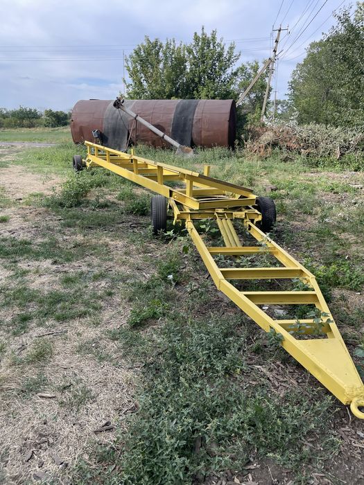 Комбаин NEW HOLLAND CS6090. ( две жатки )