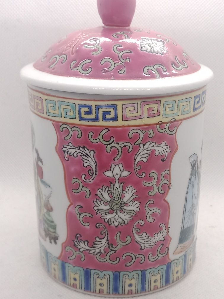 Cremeira ou caneca com tampa em porcelana chinesa