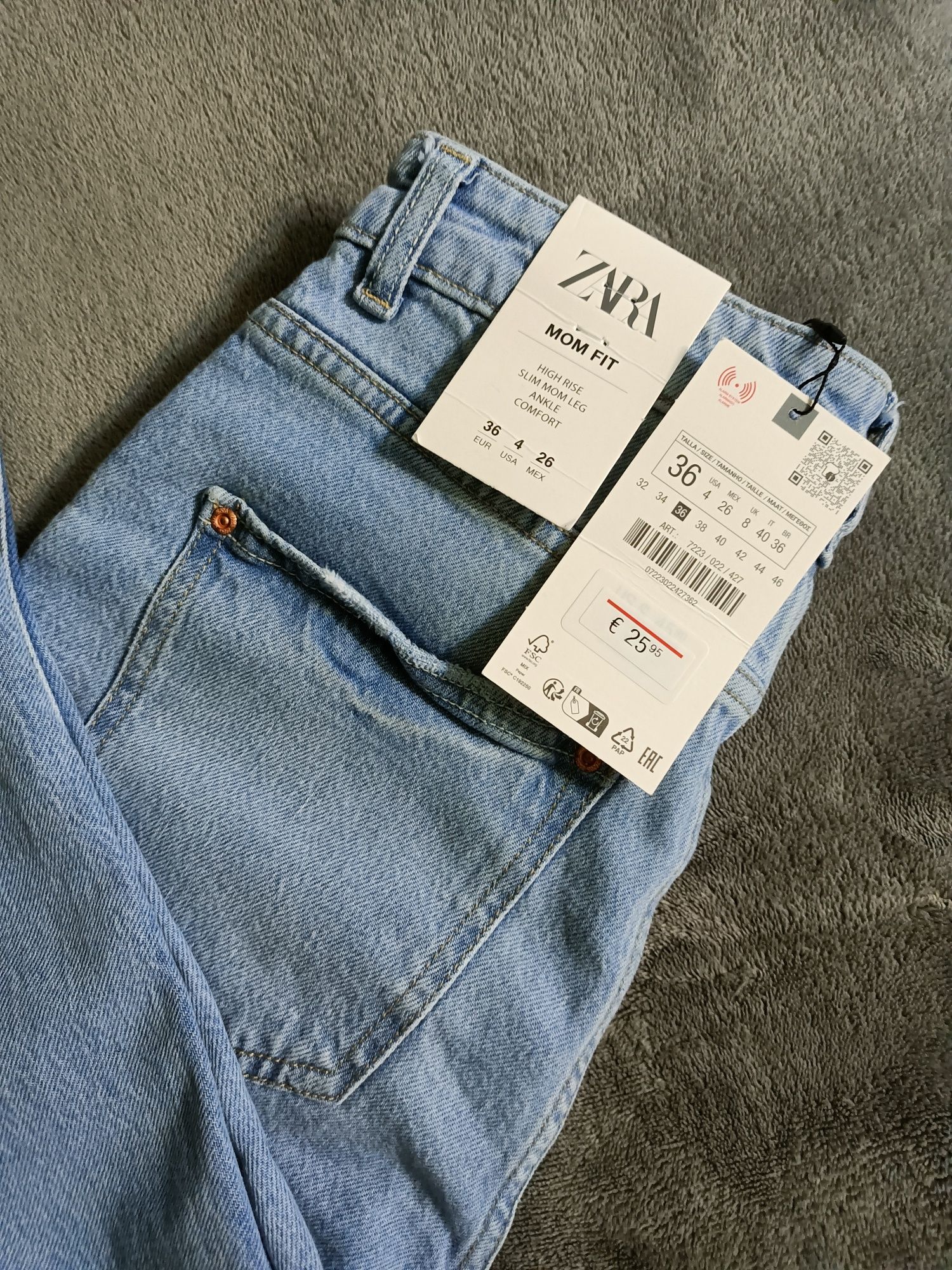 Джинси Zara Mom Fit Jeans