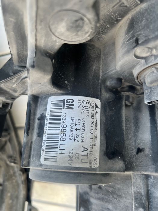 Lampy przód OPEL ZAFIRA C 2012r,  europa 100% sprawne. Lewa i Prawa