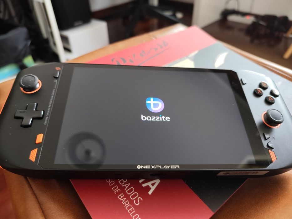 onexplayer mini pro hand held 
Amd