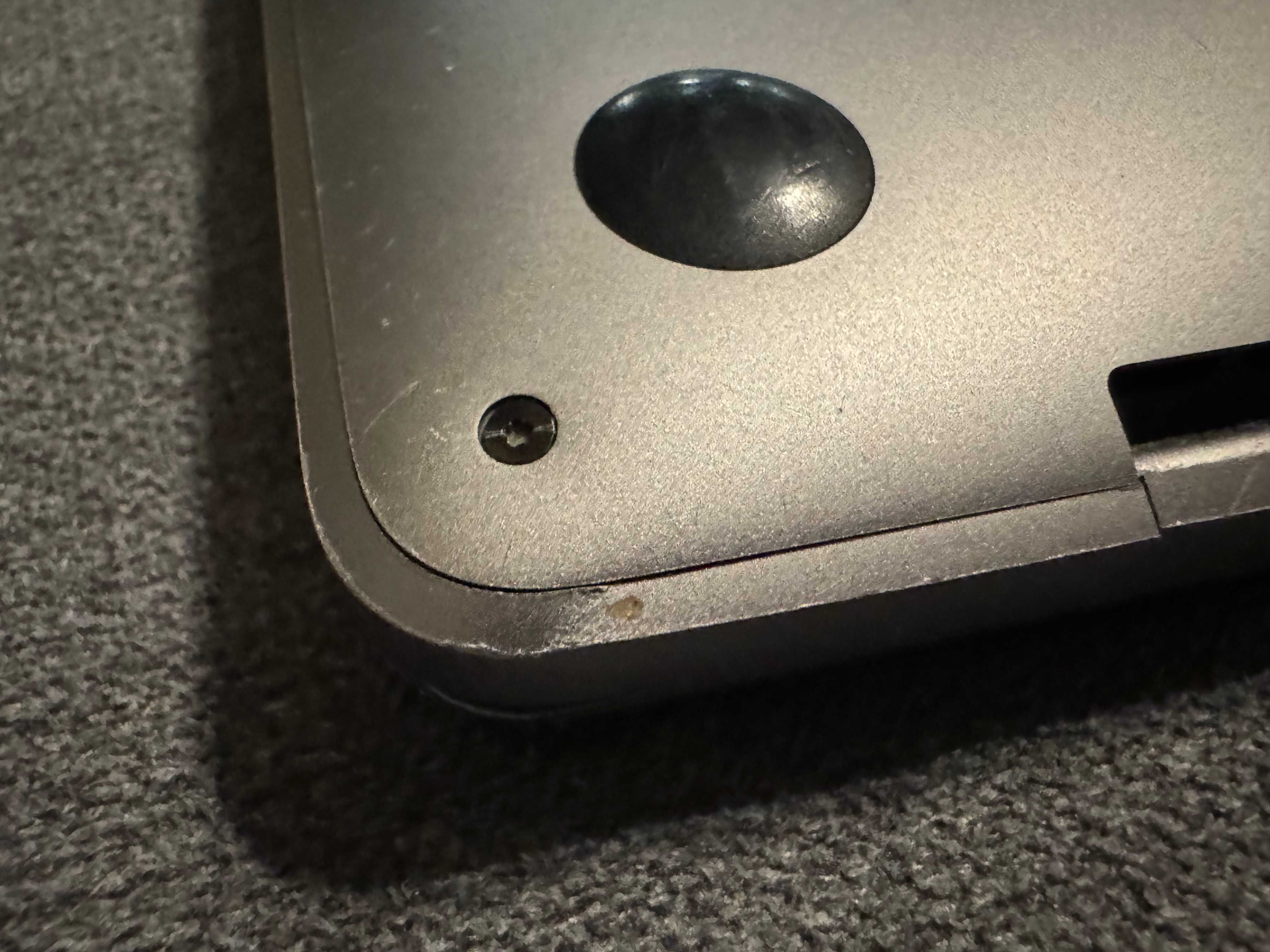 MacBook Pro 15" używany czytaj opis (nie warto ale przeczytaj)