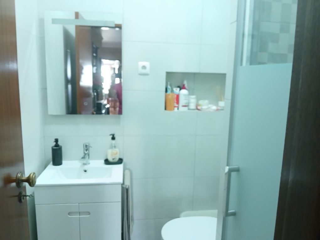 Arrendo quarto mobilado