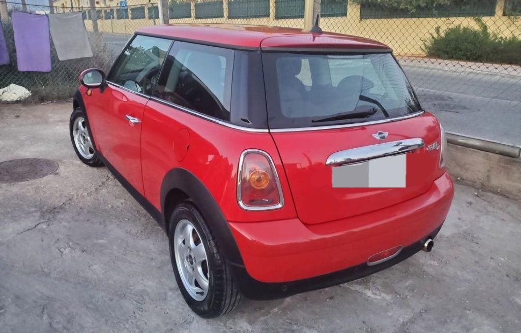 Mini Cooper D 2010 só 170.000 km