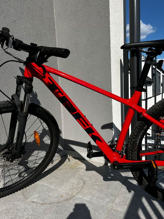 TREK czerwony rower Marlin 6 młodzieżowy