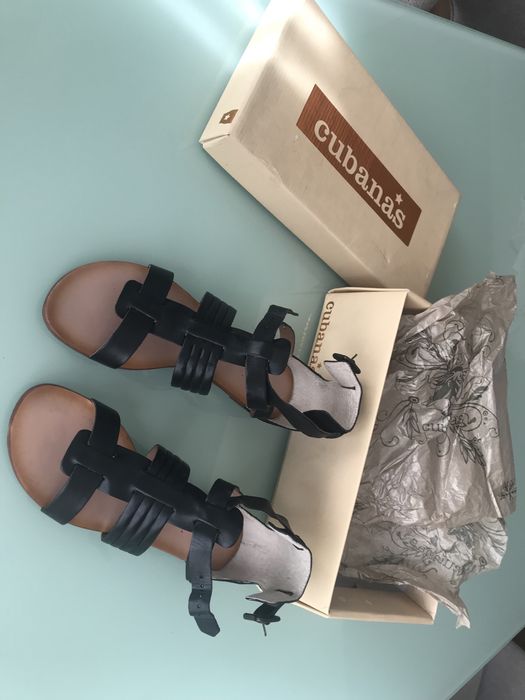 Sandálias em pele novas 37 - Cubanas