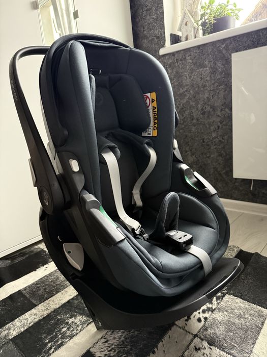 Продам детское автокресло MAXI-COSI Pebble 360 PRO2+База ISOFIX 360pro