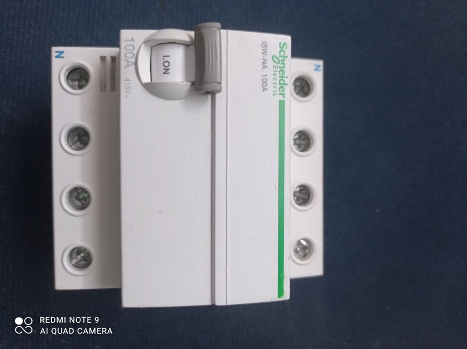 Wyłącznik izolacyjny Schneider 100A bezpiecznik 32A 3P