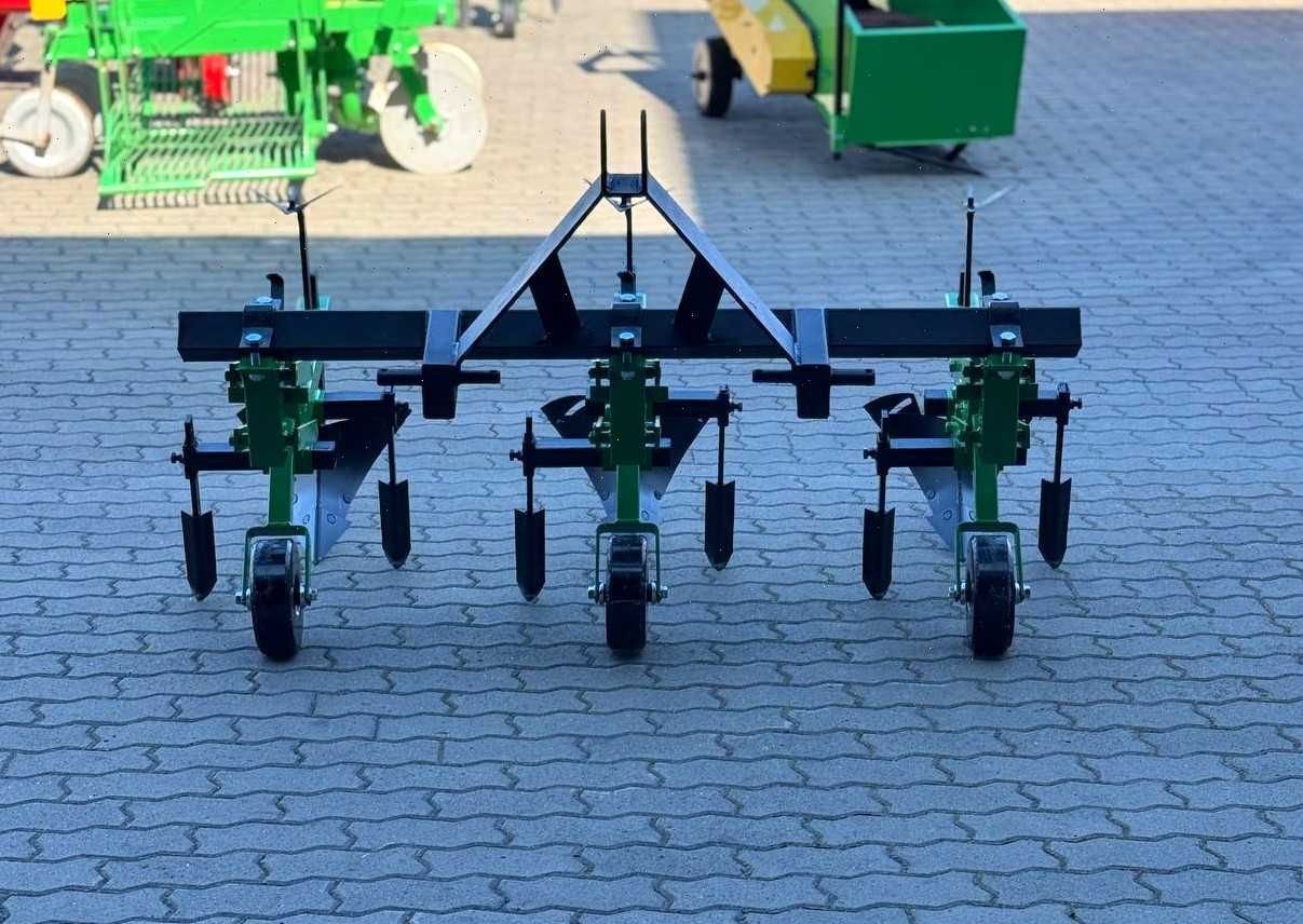 ДУЖЕ ХОРОШИЙ та Універсальний міжрядний культиватор окучник підгортач