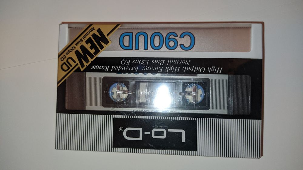 Продаю новую аудиокассету LO-D.