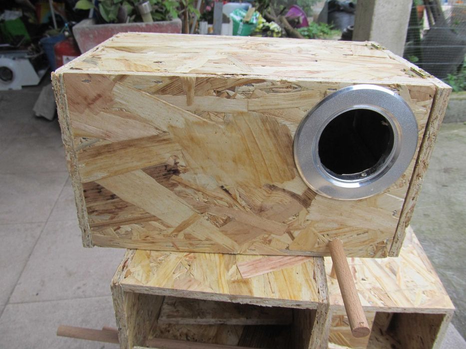 Ninhos em madeira, ou aglomerado com ou sem proteção