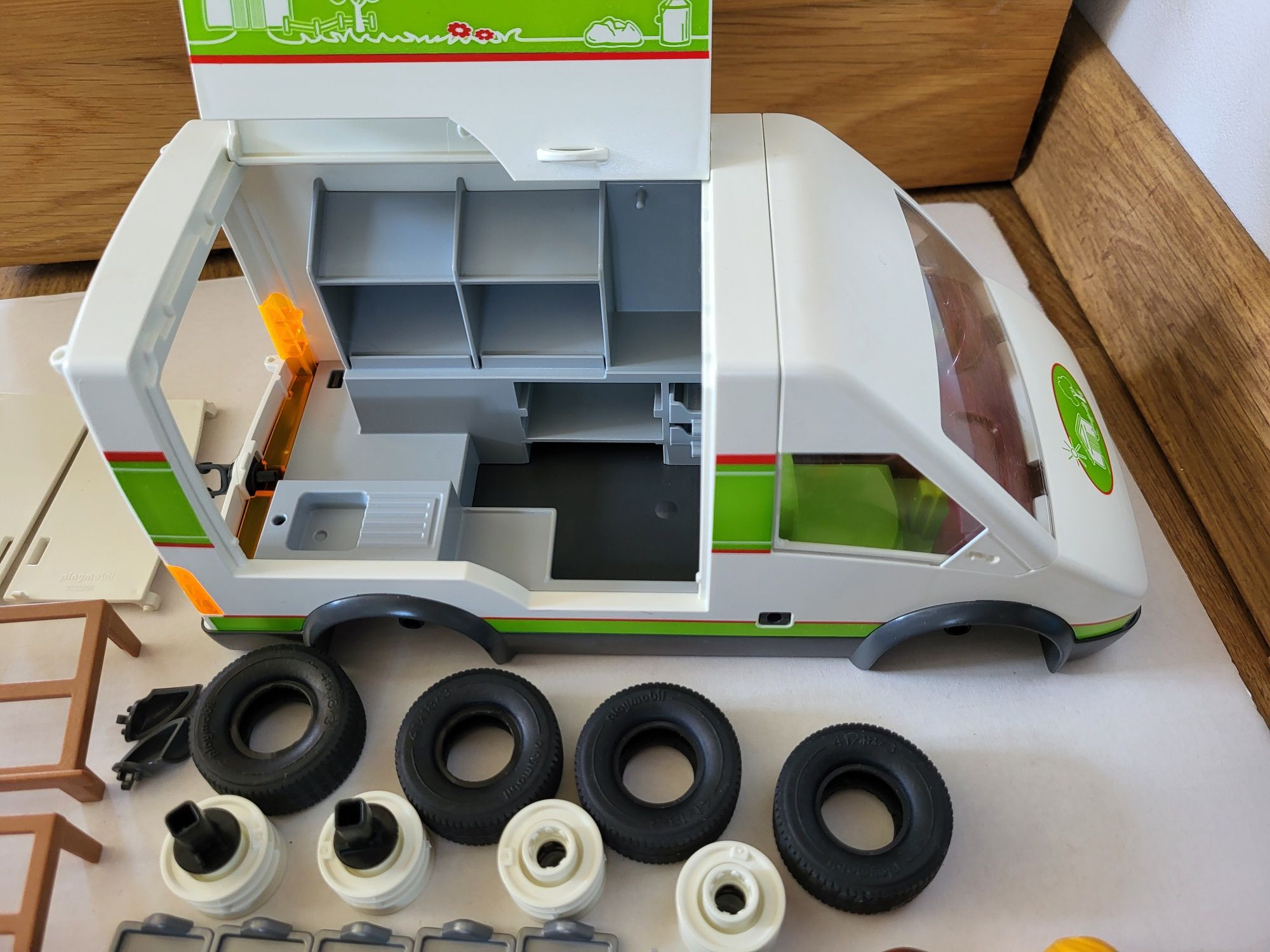 Playmobil 70134 samochód country sklep z warzywami kompletny