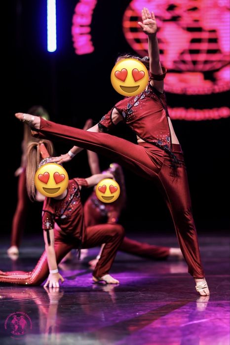 Продам танцювальне дісковий костюм