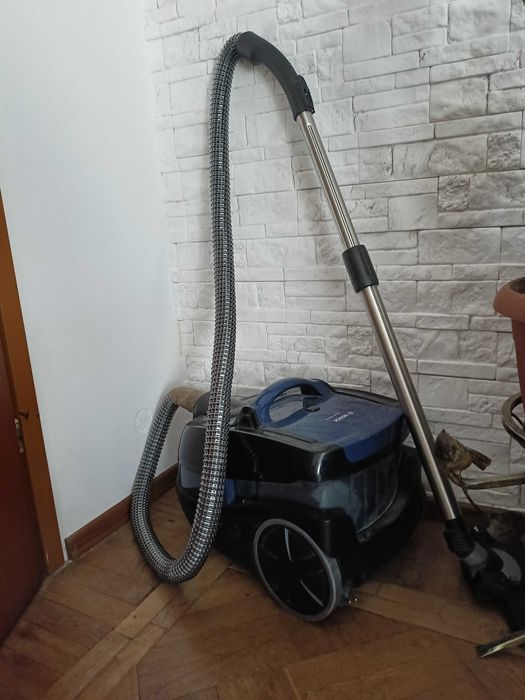 odkurzacz piorący Bosch AquaWash&Clean BWD41700