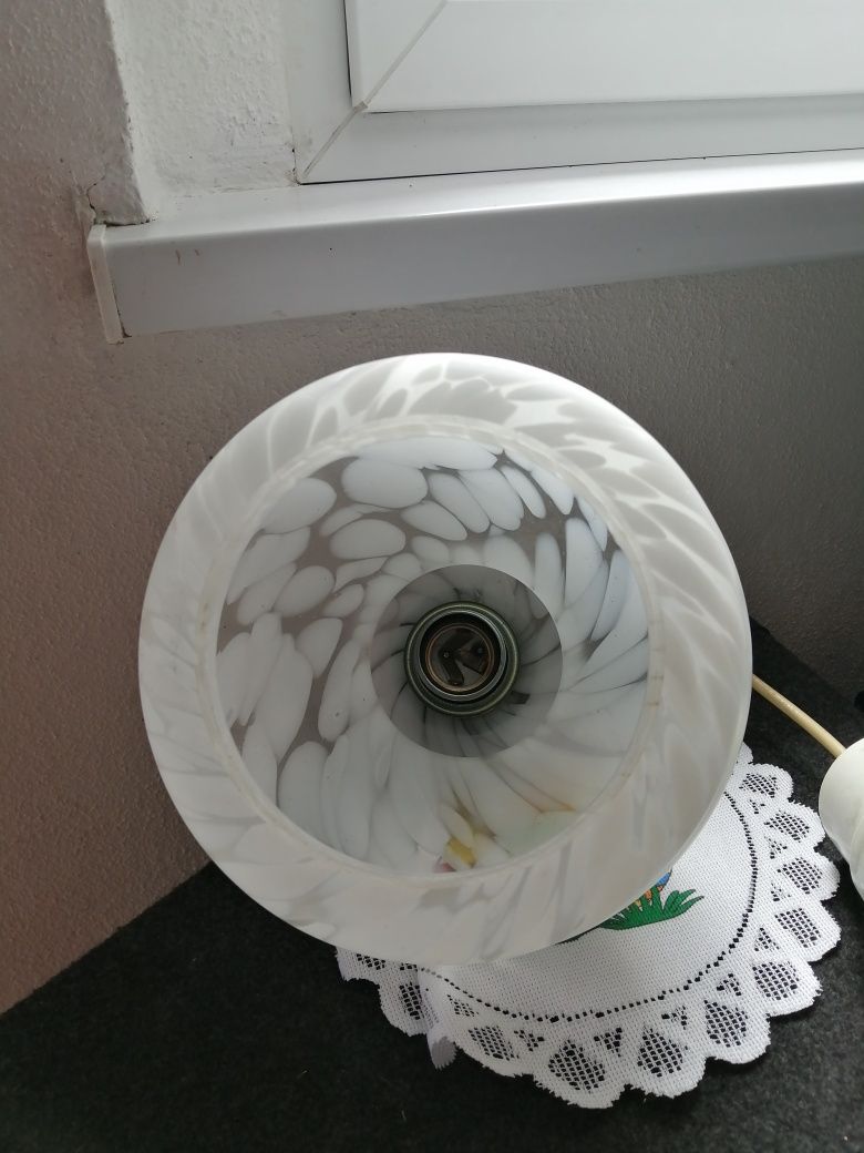 Sprzedam lampę szklaną.