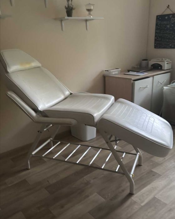 Кушетка косметологічна для косметолога/масажиста