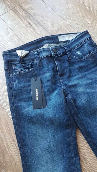 Diesel Skinzee Low Zip damskie dżinsy jeansy W26 slim skinny rurka XS