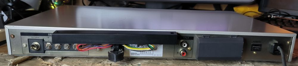 Tuner cyfrowy Sony ST-JX44L