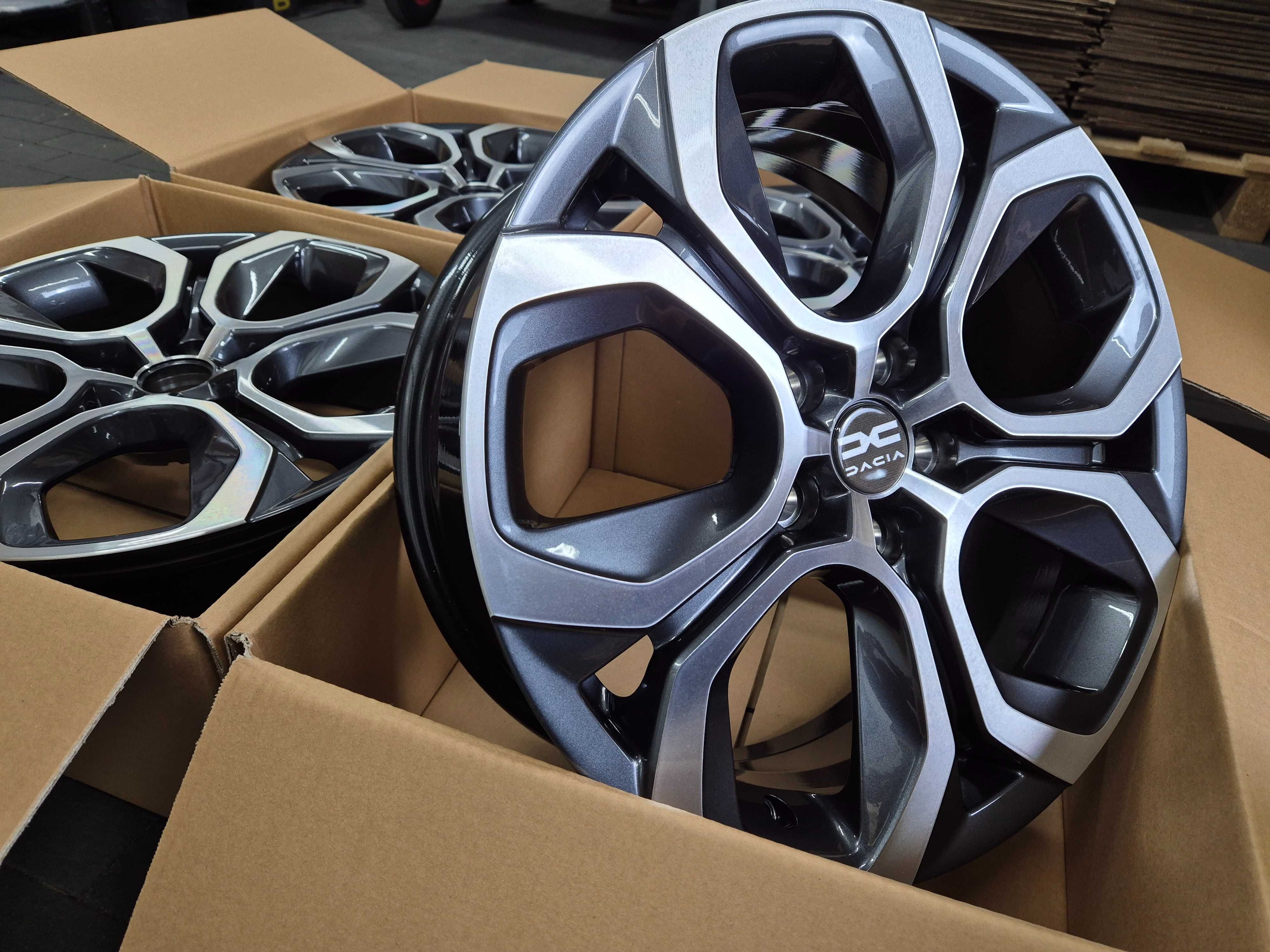 Felgi 18 DACIA Duster I, II, III (najnowszy model) 5x114,3 7J et35