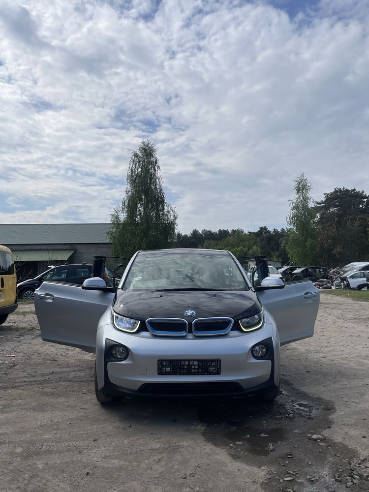 Разборка BMW i3 бампер фара крило капот касєта радіатор бмв ай3 шрот