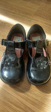 Eleganckie buciki dla dziewczynki r. 5,5 (22) CLARKS