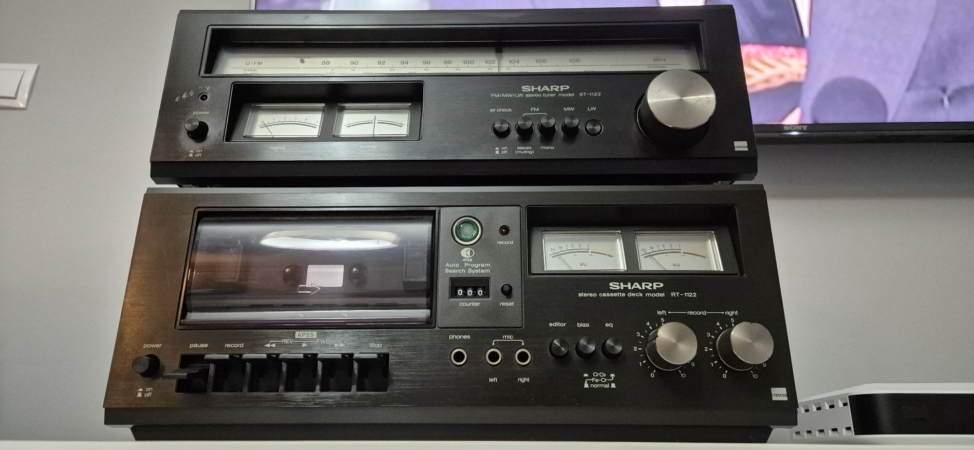 Tuner Sharp i magnetofon