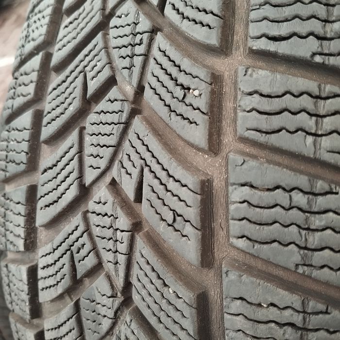 Резина шини 235 60 18 зіма