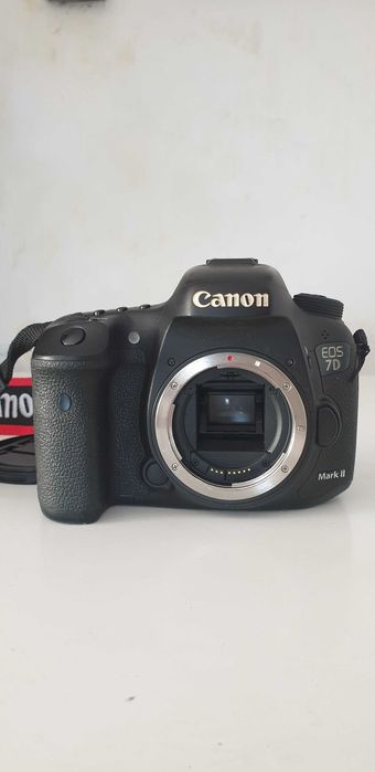 фотоапарат canon eos 7d mark 2.