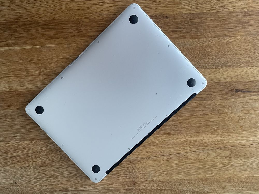 Apple MacBook Air 13 i5 os x Sequoia