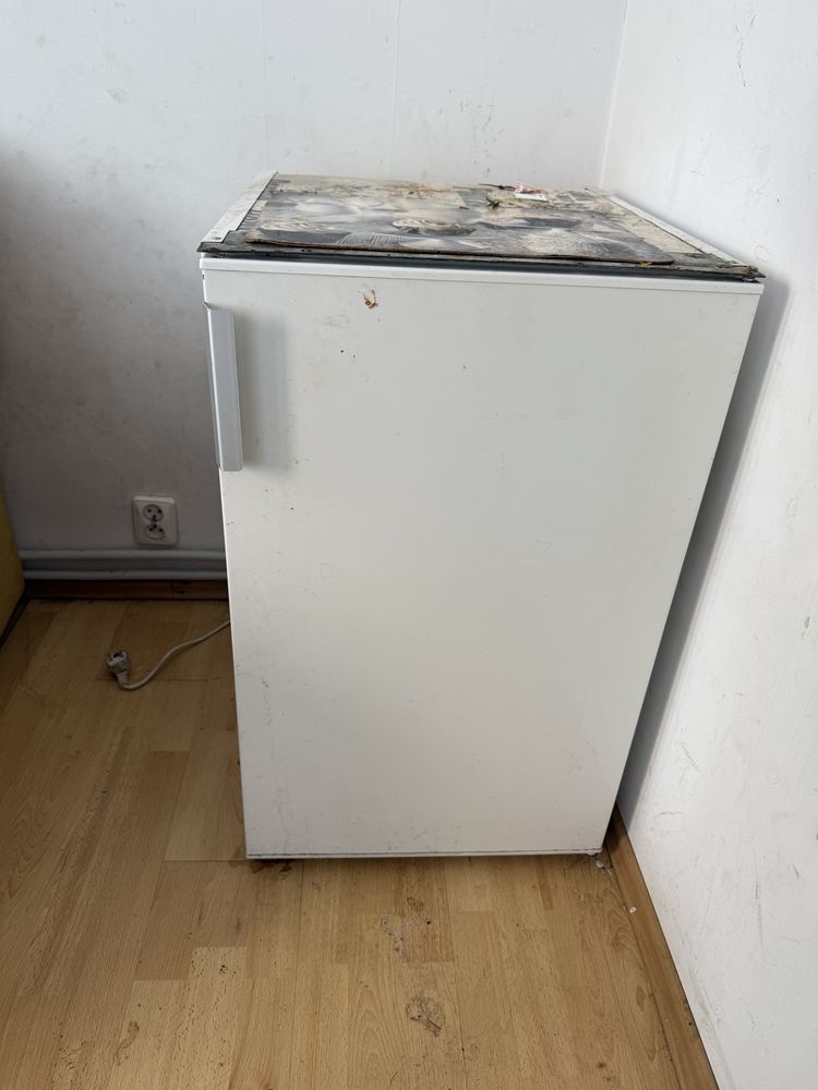 mała lodówka, używana
